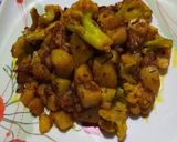 A picture of step 5 of Pav Bhaji Masala Aalu Gobhi.