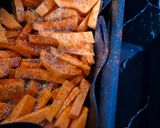 Une image de l'étape 2 de Frites de patate douce au air fryer.