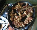 Foto del paso 1 de la receta: Papas al romero con pollo y crema