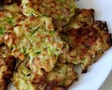 Une image de l'étape 5 de Galettes de courgettes.