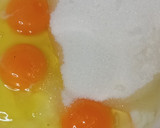Foto del paso 1 de la receta: Bizcocho de yogur con fresas