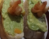Foto del paso 4 de la receta: Omelette de salmón a las finas hierbas con costrinis de camarón