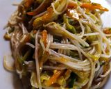 Foto del passaggio 4 della ricetta Noodles,di riso con verdure 🍜 e brodo di miso