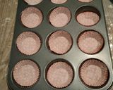 Foto del passaggio 5 della ricetta Muffin al cacao con gocce di cioccolato 😋