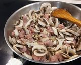 Foto del paso 4 de la receta: Alubias Blancas de Bote Exprés con Salchichas de Pollo y Champiñones