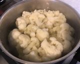 Une image de l'étape 6 de Gratin de chou fleur aux deux sauces, ail et emmental râpé.