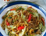 Foto langkah ke 6 dari resep Mie goreng jawa.