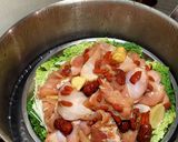 Foto langkah ke 4 dari resep Ayam Kukus dengan Kurma Merah dan Goji Berry.