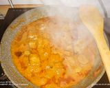 A picture of step 4 of Spicy banana curry.