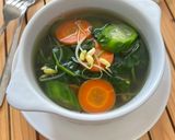Foto langkah ke 2 dari resep Sayur bening bayam komplit.