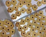 Foto langkah ke 4 dari resep Semprit Jadoel alias Semprit Dahlia NCC.