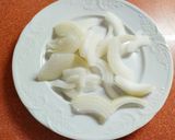 Foto del paso 2 de la receta: Hamburguesas de potro con crema de boletus y cebolla caramelizada