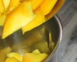 रॉयल मैंगो लस्सी (Royal mango lassi recipe in hindi) रेसिपी चरण 2 फोटो