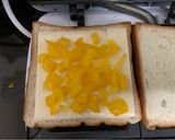 รูปขั้นตอนการทำที่ 3 ของ แซนวิชปูอัดพริกหวาน