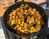 Une image de l'étape 12 de Aubergines aux carottes jaunes, persil, ail, oignon et épices.