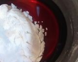 A picture of step 2 of Italian mini rose custard bomblino.