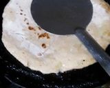 A picture of step 4 of Aloo ka paratha.