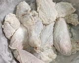 Foto langkah ke 2 dari resep Honey Garlic Chicken Wings.