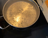 Foto del paso 2 de la receta: Fideos de arroz con cebolla y salsa agridulce o de soja