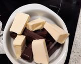 Foto del paso 9 de la receta: Tarta de chocolate rellena de confitura de 🍓 fresa y 🎃calabaza