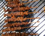 Foto langkah ke 4 dari resep Sate usus/ayam bumbu rujak.