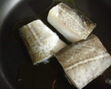 Foto del paso 7 de la receta: Bacalao al pil pil con almejas y langostinos