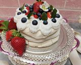 Foto del passaggio 9 della ricetta Meringata ai frutti misti