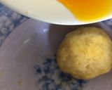 Hình bước làm 2 của món Lotus Flaky Moon Cakes (Bánh trung thu ngàn lớp hình hoa sen chay)