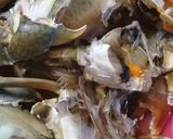 Foto langkah ke 1 dari resep Kepiting masak bumbu kuning.