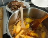 Foto del paso 5 de la receta: Costillas de cerdo a la sidra natural con salsa de manzana y mandarina