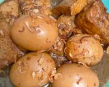 Foto langkah ke 4 dari resep Semur Tahu Telor Betawi.