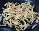 Hình bước làm 1 của món Cơm chiên cà ri gà xé