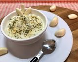 क्रीमी-ड्रीमी गार्लिक डिप(creamy dreamy garlic dip recipe in hindi) रेसिपी चरण 3 फोटो
