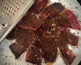 Foto del paso 2 de la receta: Cecina de León con queso curado y chocolate negro