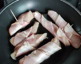 Foto del paso 3 de la receta: Palitos de pollo con bacon y salsa gorgonzola