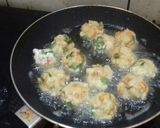 Foto langkah ke 8 dari resep Bola-bola mie sayur.