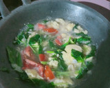 Foto langkah ke 4 dari resep Bayam kuah telur.