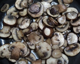 Foto del paso 2 de la receta: Pasta caracol con champiñones y queso parmesano