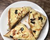 A picture of step 3 of Bread pizza.