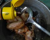 Foto langkah ke 3 dari resep Ayam Tumis Kecap Inggris.