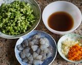รูปขั้นตอนการทำที่ 1 ของ ดอกขจรผัดพริกเหลืองกุ้ง