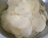 A picture of step 3 of Instant potato chips.
