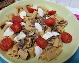 Foto del paso 1 de la receta Pasta con champiñones, huevo duro y tomate