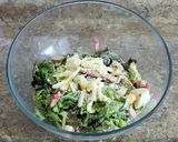 Foto del paso 2 de la receta: Ensalada de lechuga y otras pocas cosas 🤭 con salsa de yogurt
