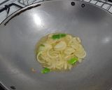 Foto langkah ke 2 dari resep Ayam Goreng Mentega.