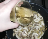 Foto del paso 4 de la receta: Solomillos de pollo en salsa