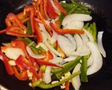Foto del paso 3 de la receta: Carne con vegetales