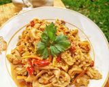 Foto langkah ke 4 dari resep Tumis Jamur Telur Wortel.