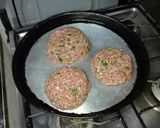 Foto del paso 3 de la receta: Hamburguesas gigantes caseras gratinadas!!