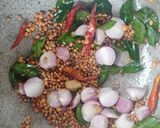 மணத்தக்காளி சட்னி(manathakkali chutney recipe in tamil) ரெசிபி ஸ்டேப் 1 புகைப்படம்